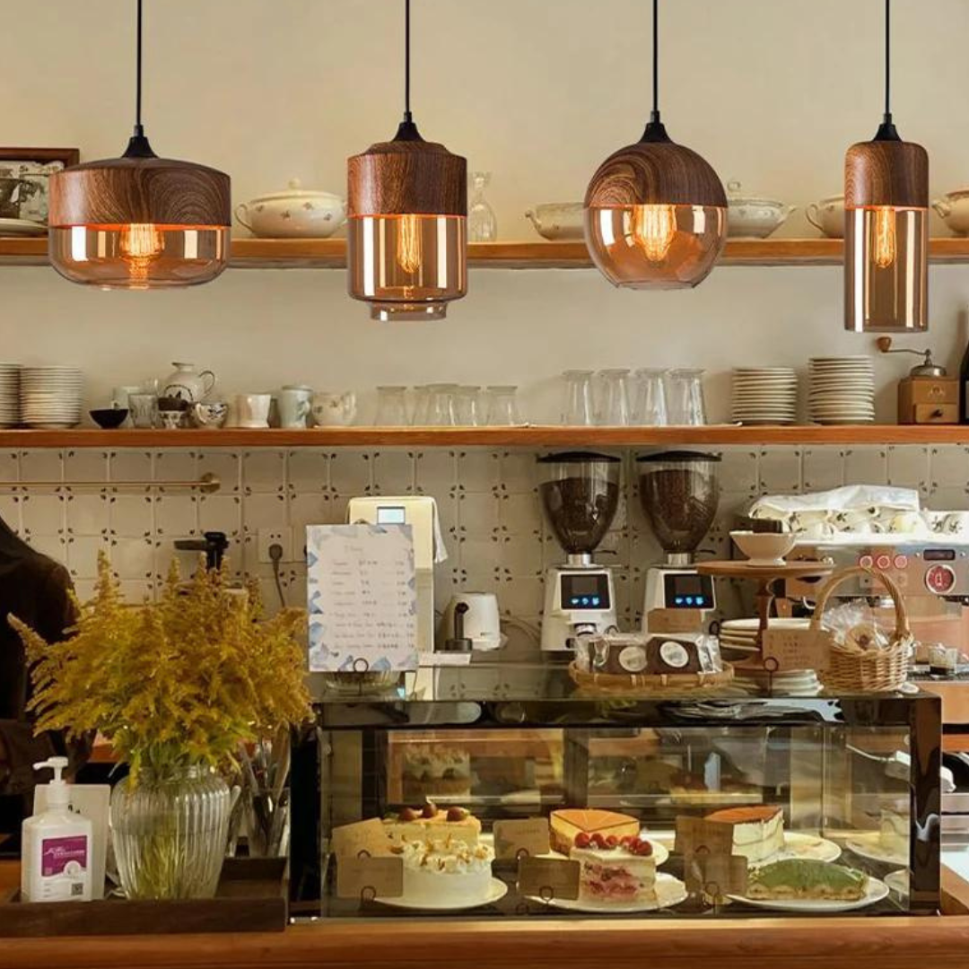 Lunora – Llum de sostre escandinava fusta i vidre – moderna i acollidora