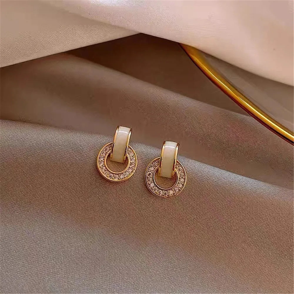 Florevia Zirconia Oorbellen – Bloemvormige Studs met Geometrisch Design, Lichtgewicht & Elegant Cadeau voor Vrouwen