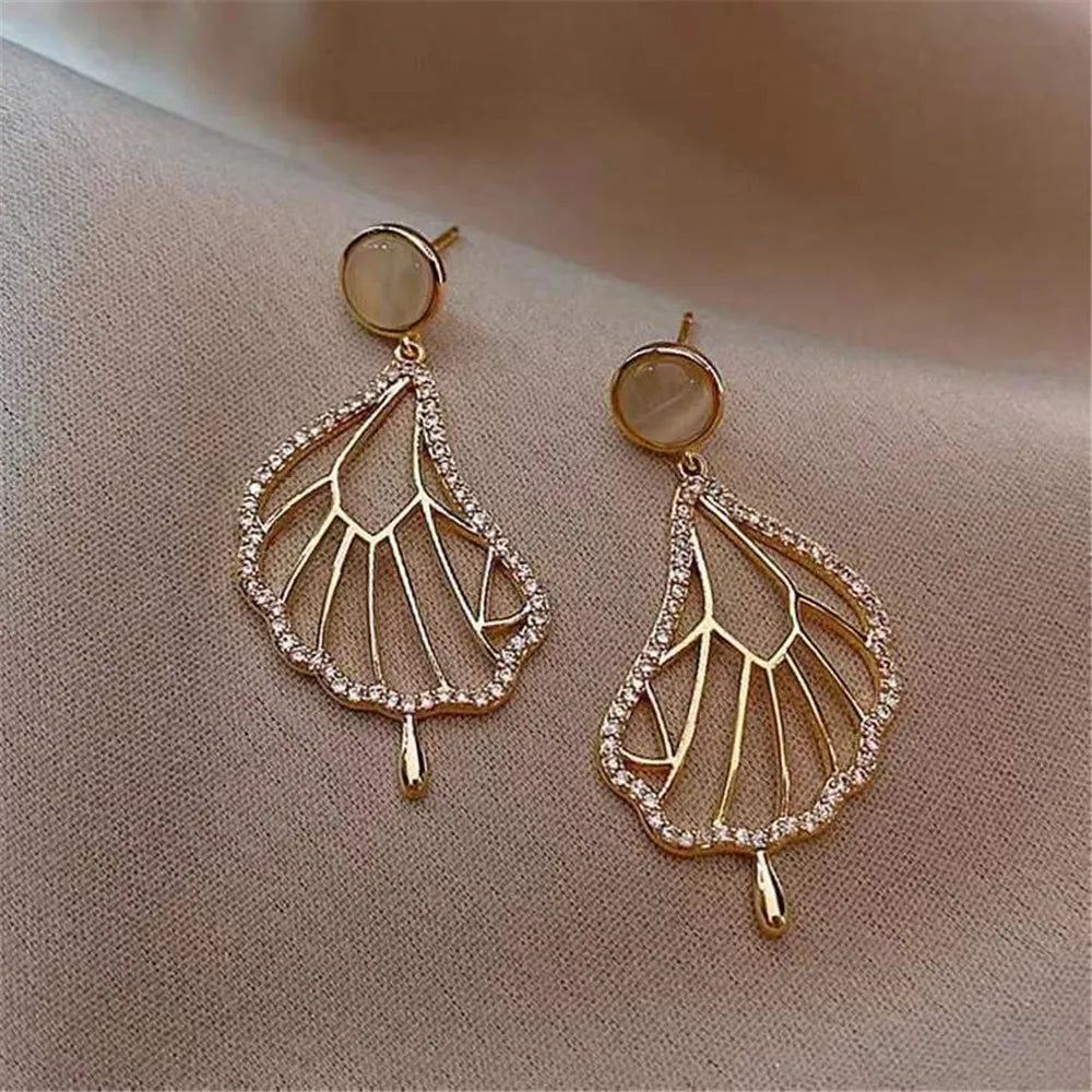 Florevia Zirconia Oorbellen – Bloemvormige Studs met Geometrisch Design, Lichtgewicht & Elegant Cadeau voor Vrouwen