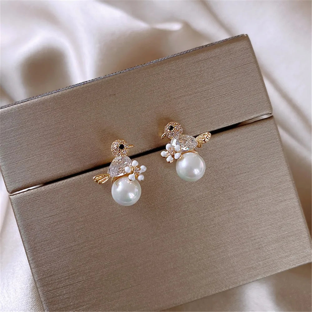 Florevia Zirconia Oorbellen – Bloemvormige Studs met Geometrisch Design, Lichtgewicht & Elegant Cadeau voor Vrouwen