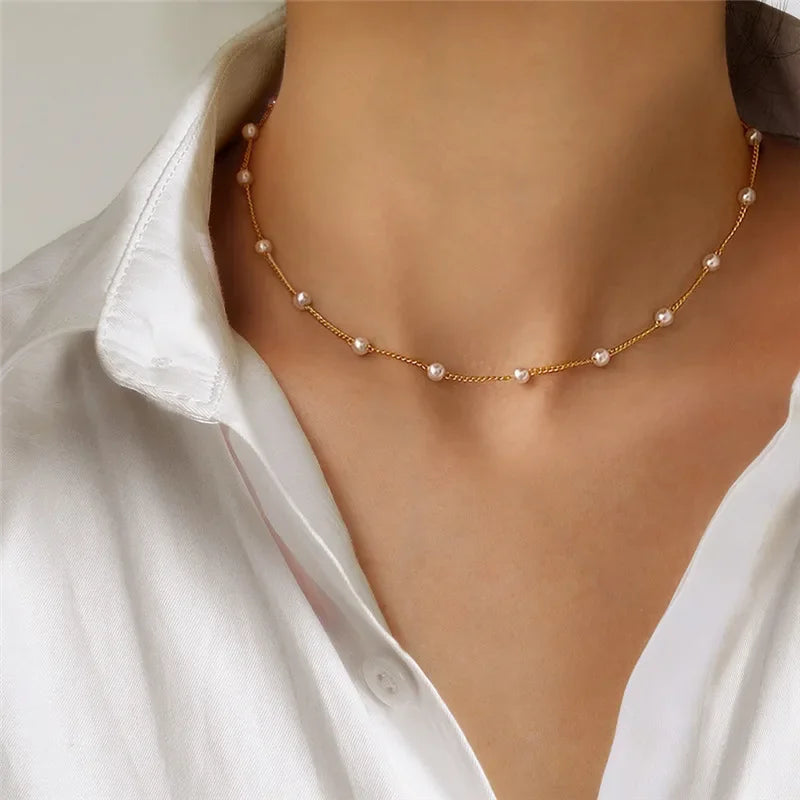 Aureline Parel Choker – Verstelbare Goudkleurige Ketting met Glanzende Parelaccenten voor Tijdloze Elegant