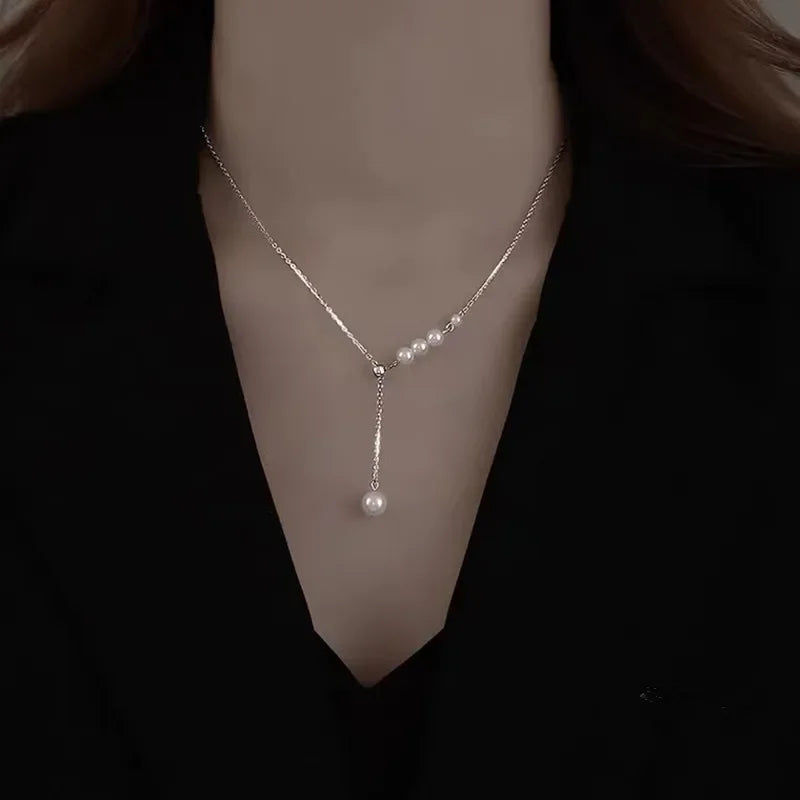 Aureline Parel Choker – Verstelbare Goudkleurige Ketting met Glanzende Parelaccenten voor Tijdloze Elegant