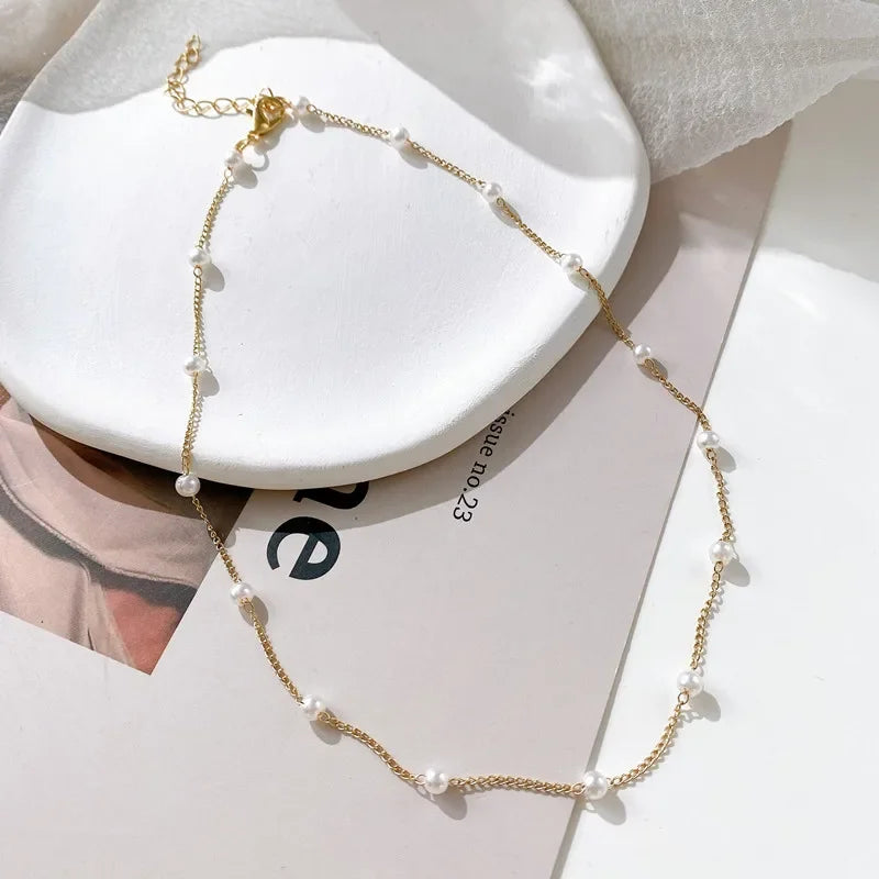 Aureline Parel Choker – Verstelbare Goudkleurige Ketting met Glanzende Parelaccenten voor Tijdloze Elegant