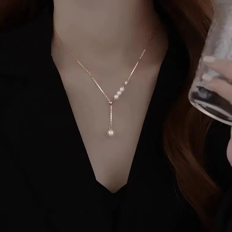 Aureline Parel Choker – Verstelbare Goudkleurige Ketting met Glanzende Parelaccenten voor Tijdloze Elegant