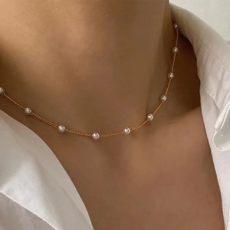 Aureline Parel Choker – Verstelbare Goudkleurige Ketting met Glanzende Parelaccenten voor Tijdloze Elegant