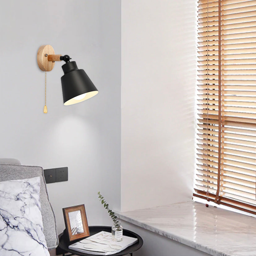 Norvia Devon Candeeiro de Parede – Abajur Metálico, Acento em Madeira & Interruptor de Puxar