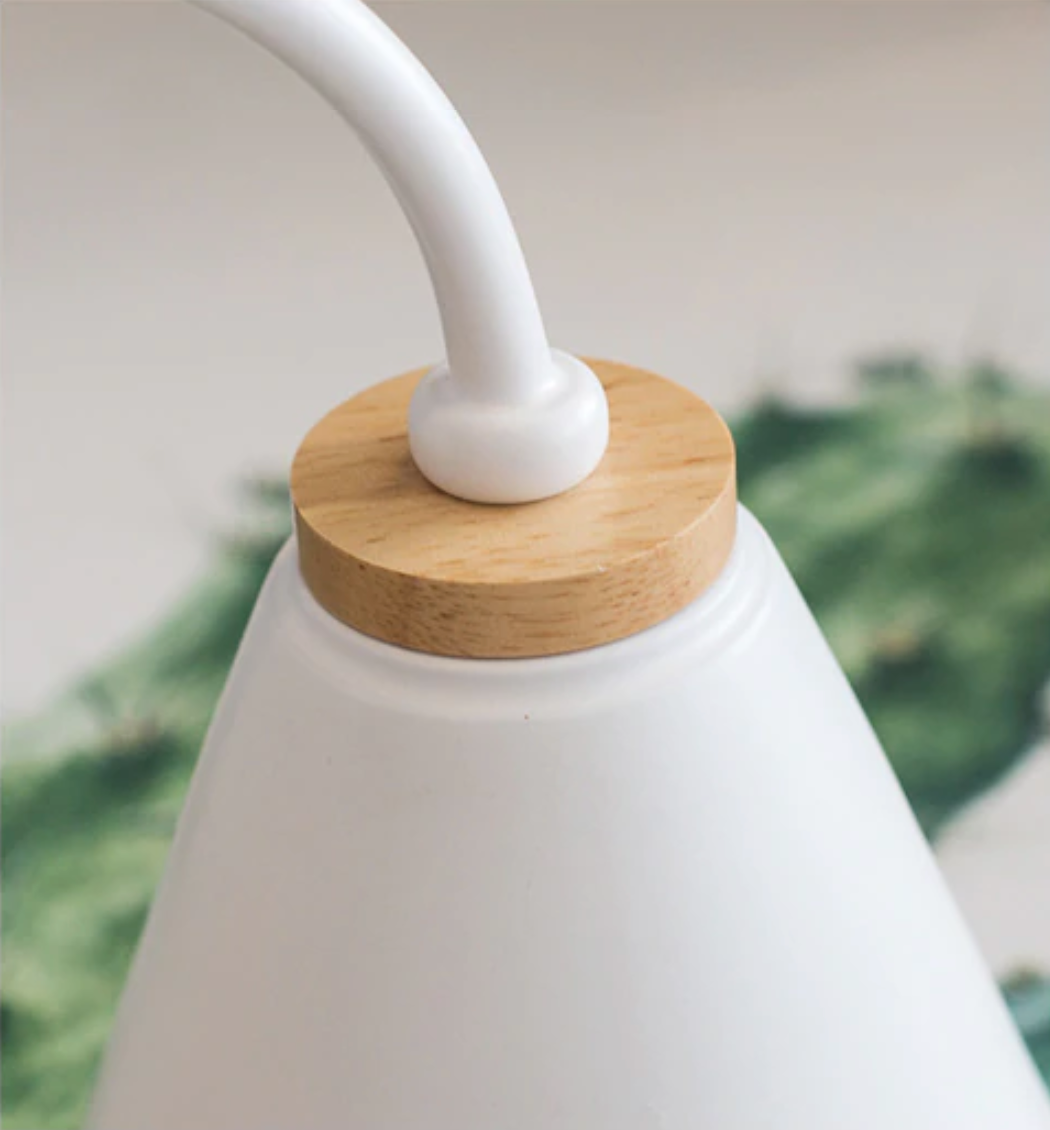 Llum de paret Ardello – Metall i fusta amb forma d'arc, llum de lectura moderna per a llit