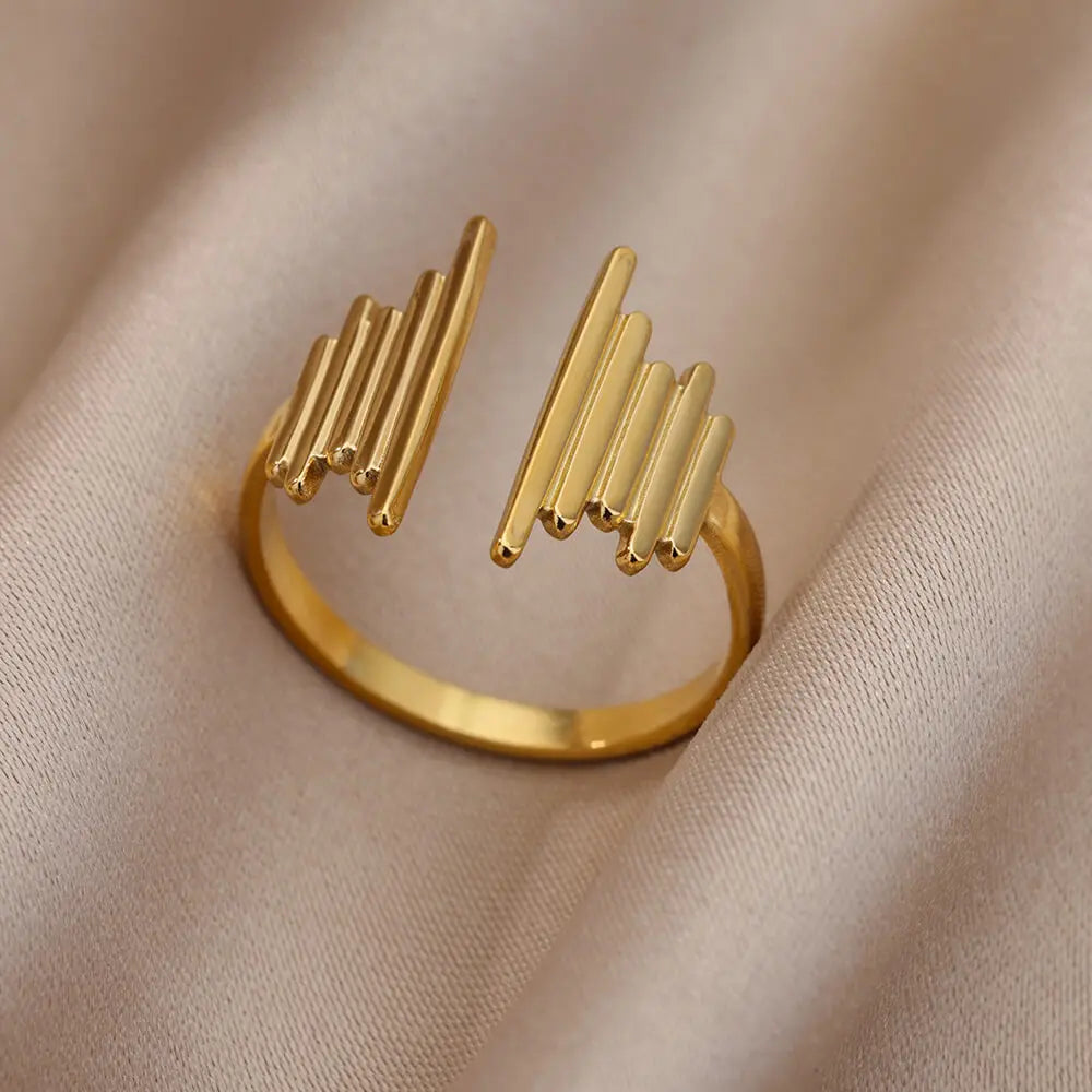 Varelia Geometrische Ring – Gouden Roestvrijstalen Openingsring voor Vrouwen, Duurzaam & Elegant Design