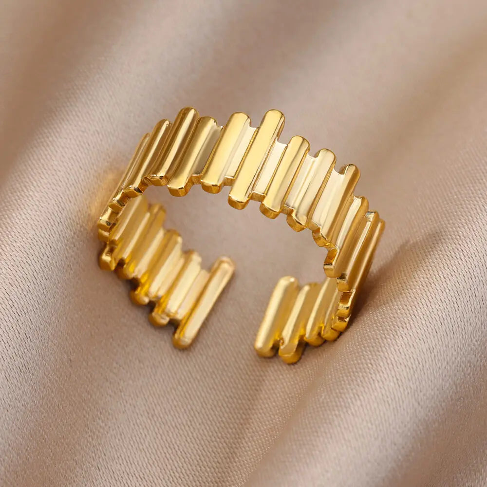 Varelia Geometrische Ring – Gouden Roestvrijstalen Openingsring voor Vrouwen, Duurzaam & Elegant Design