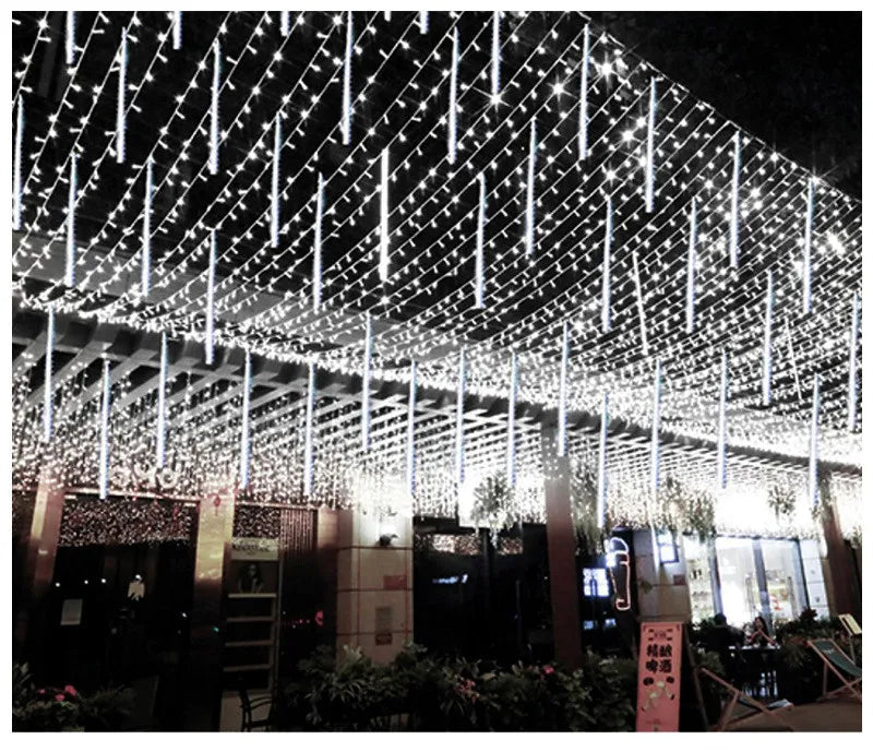 Luminova LED Meteorenregen Verlichting – Waterdichte Buitenverlichting met 8 Buisjes, 30/50 cm, Energiezuinig & Sfeervol Design