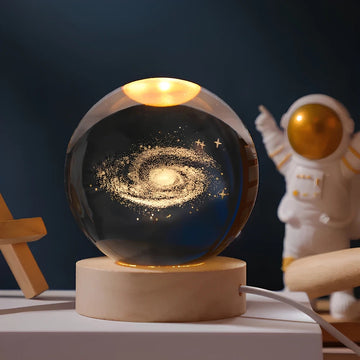 StellaGlow – Lámpara de Bola 3D Kristallen con Grabados Celestiales y Luz Cálida