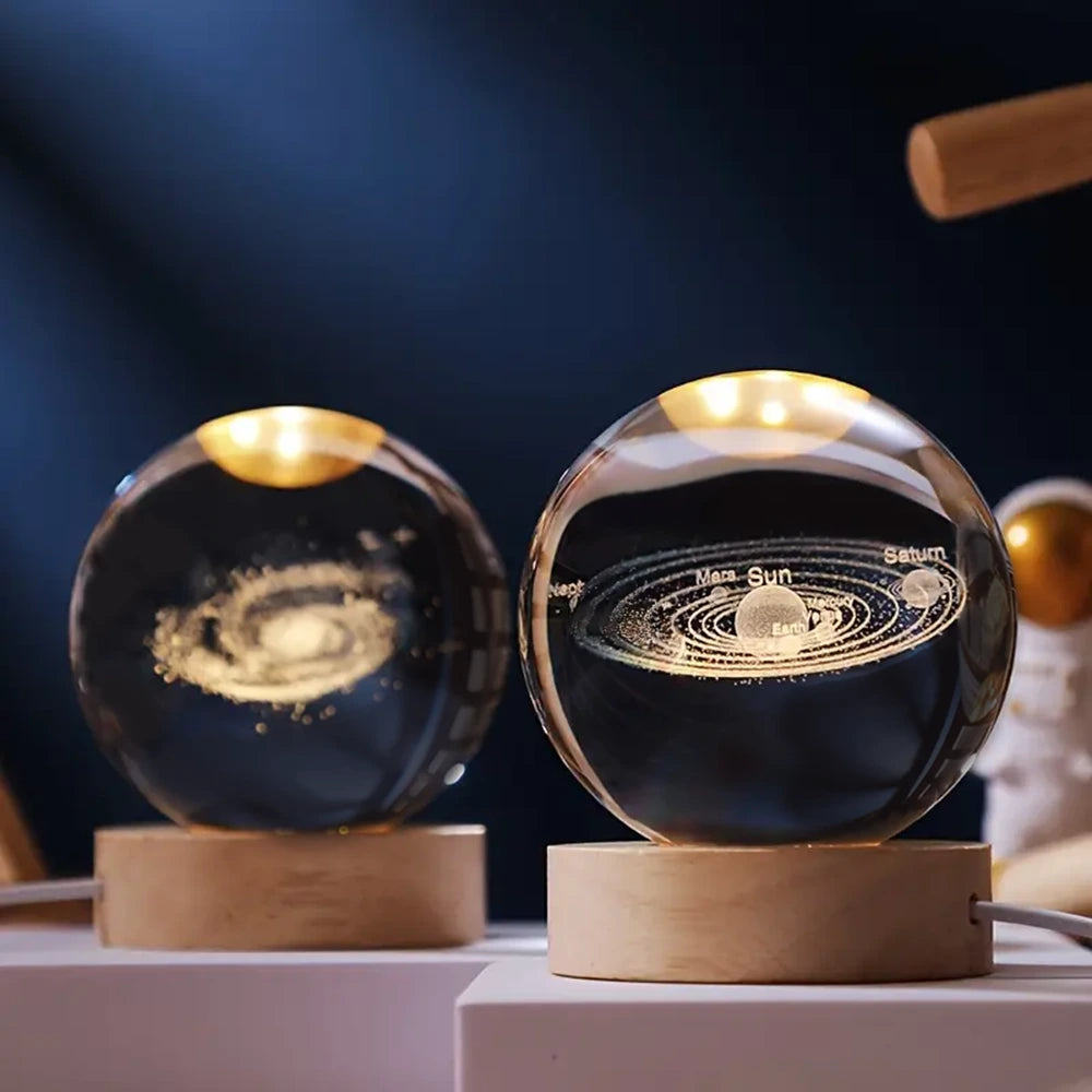 StellaGlow – Llum de bola 3D de cristall amb gravats celestials i llum càlida