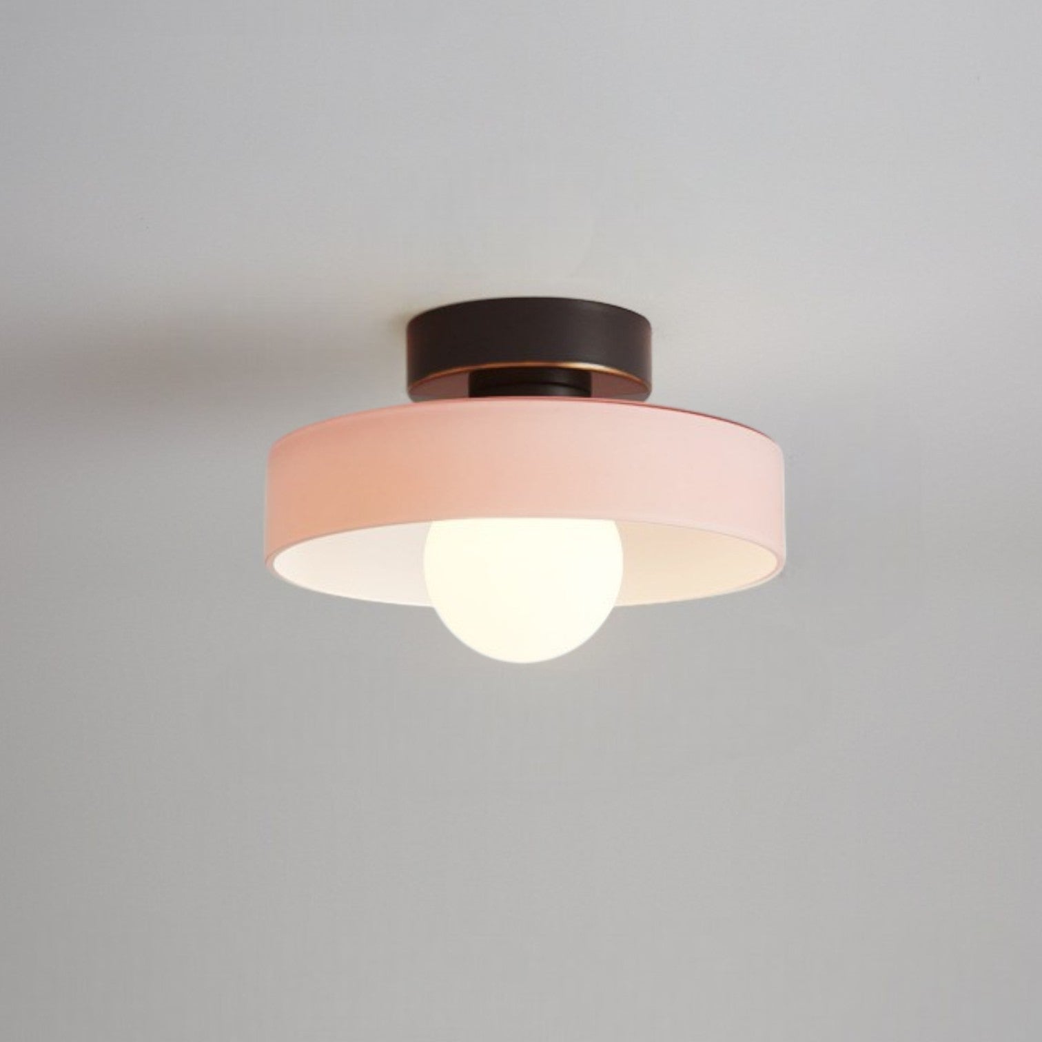 Maisoné Plafondlamp – Bauhaus Design met Glazen Kap & Luxe Messing Afwerking