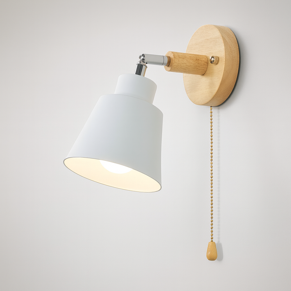 Nordlum Collin Lámpara de parede – Pantalla metálica con acento de madeira e 180° axustable