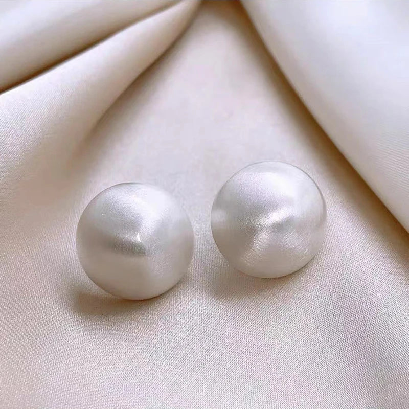 Velmira Semicercle Arracades – Arracades de metall raspallat color plata, lleugeres i d'elegància moderna