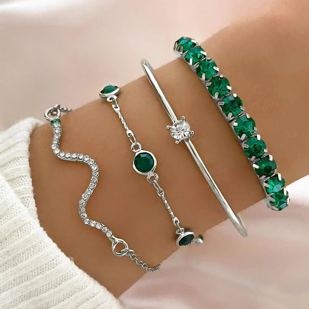 Serpentina Luxe Armbanden Set – 4-Delige Slangenmotief Armbanden met Groene Edelstenen & Rhinestones