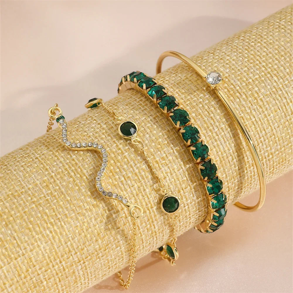 Serpentina Luxe Armbanden Set – 4-Delige Slangenmotief Armbanden met Groene Edelstenen & Rhinestones