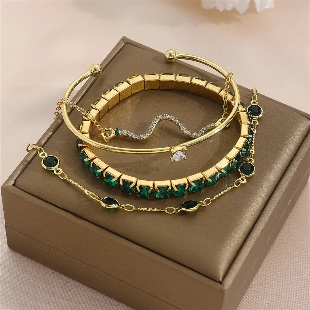 Serpentina Luxe Armbanden Set – 4-Delige Slangenmotief Armbanden met Groene Edelstenen & Rhinestones