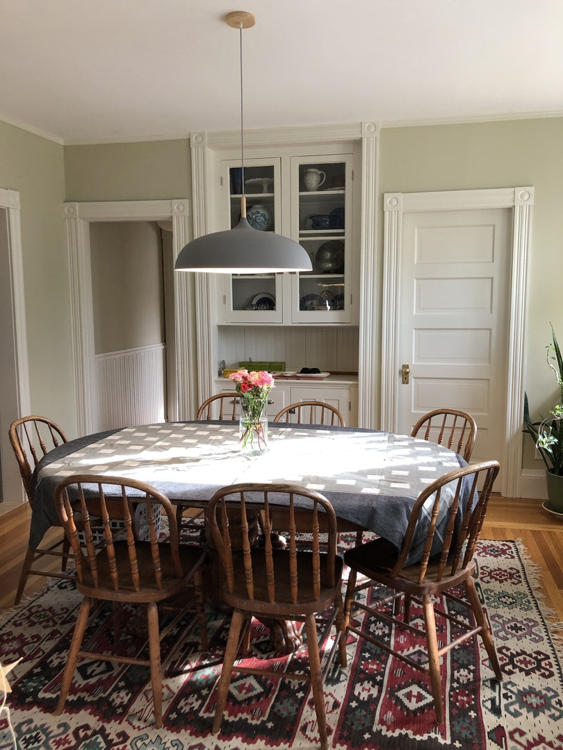 Làmpada penjant pastel Coloria – alumini i fusta amb cable ajustable en disseny retro