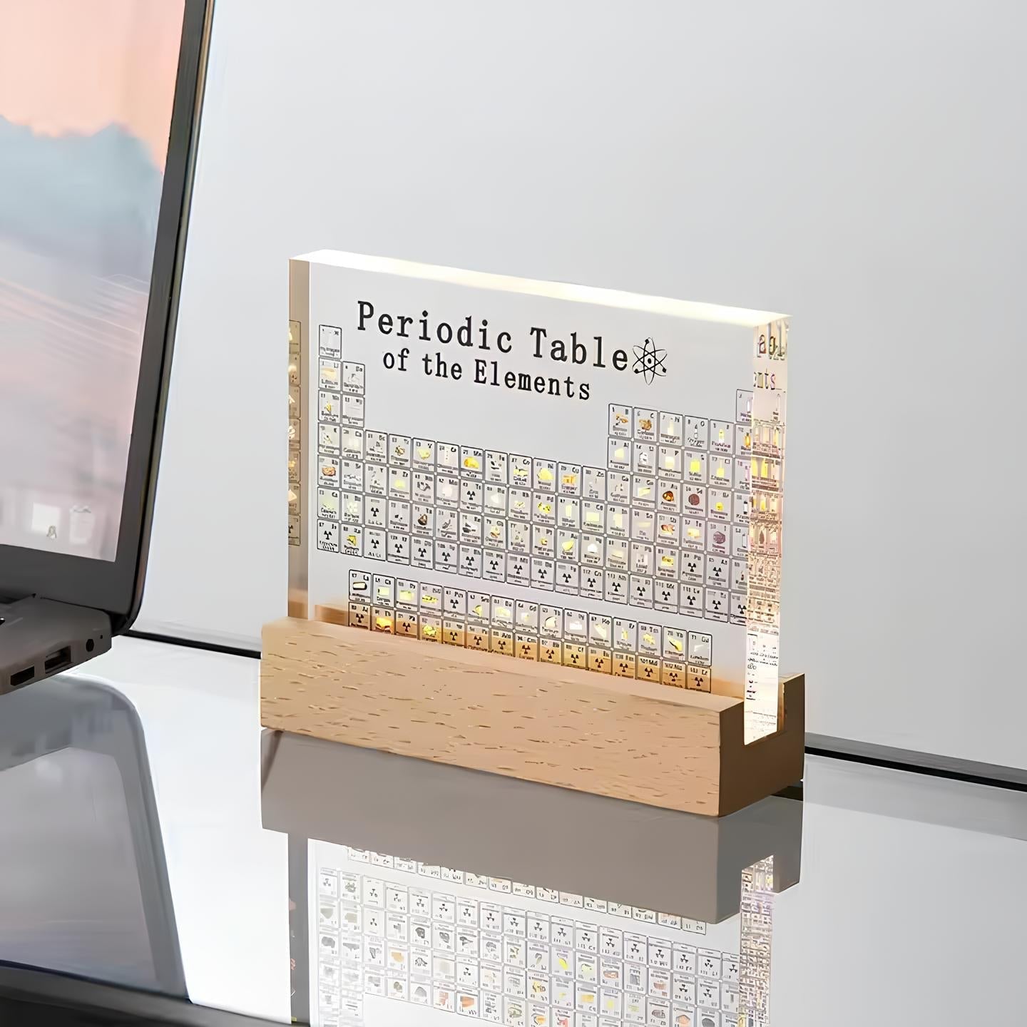 Elementa Verlichte Periodieke Tabel – Acryl display met houten voet & 83 echte elementen