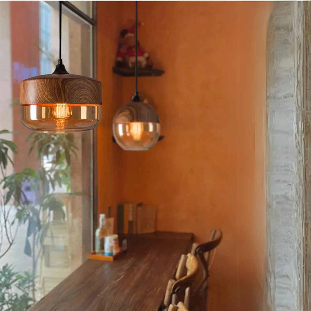 Lunora – Llum de sostre escandinava fusta i vidre – moderna i acollidora