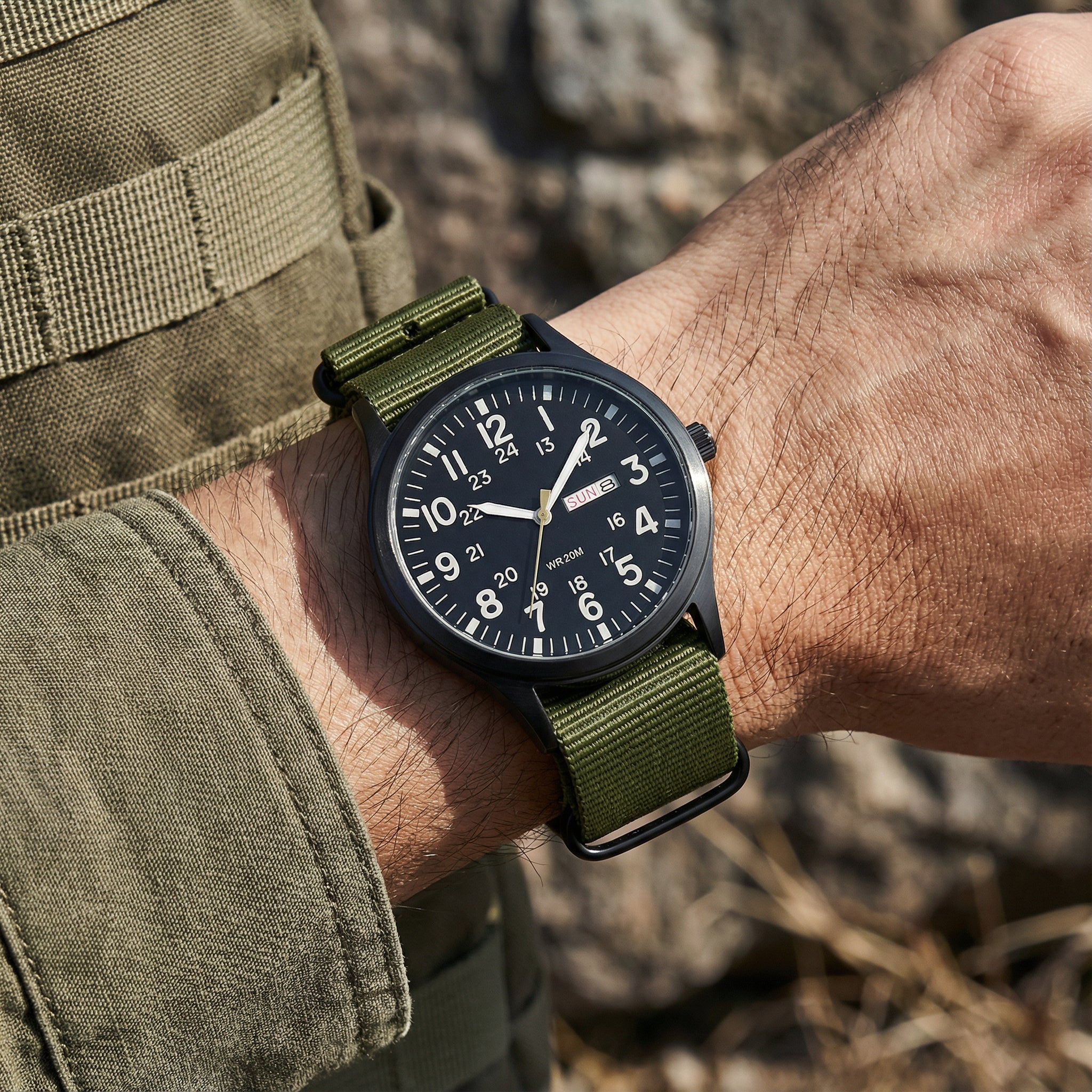 Orologio da uomo per esterni – Impermeabile 100m, Vetro zaffiro e Movimento al quarzo