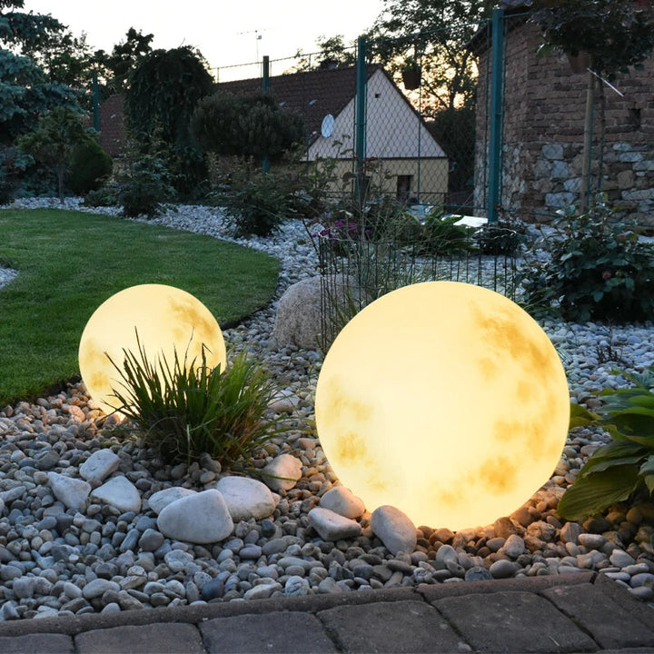 Lunavine MoonGlow Tuinlamp – USB Oplaadbaar, Weerbestendig &amp; Betoverend Maanlicht voor Buiten