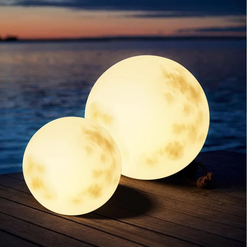 Lunavine MoonGlow Tuinlamp – USB Oplaadbaar, Weerbestendig &amp; Betoverend Maanlicht voor Buiten