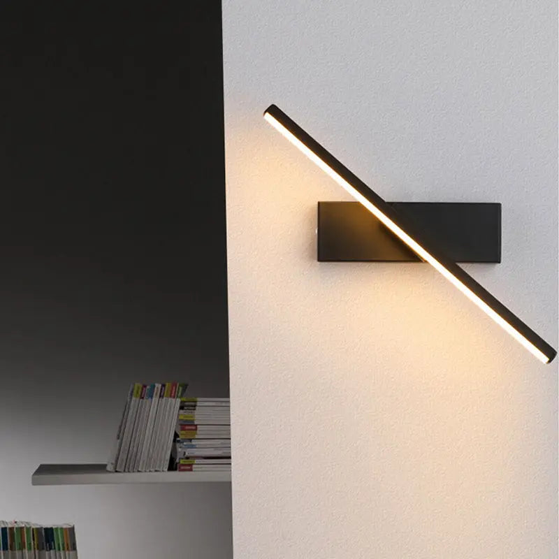 Applique murale Aria – Design pivotant, moderne &amp; disponible en noir ou blanc