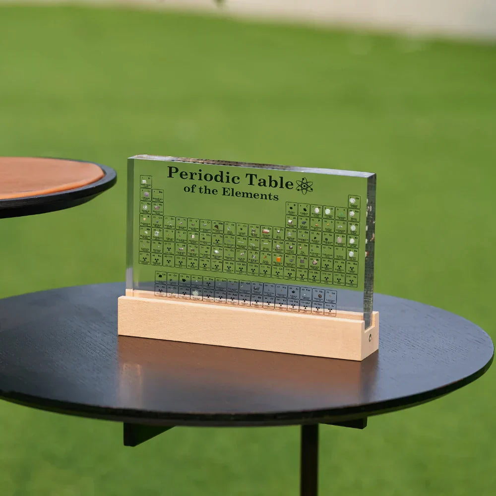 Elementa Verlichte Periodieke Tabel – Acryl display met houten voet &amp; 83 echte elementen