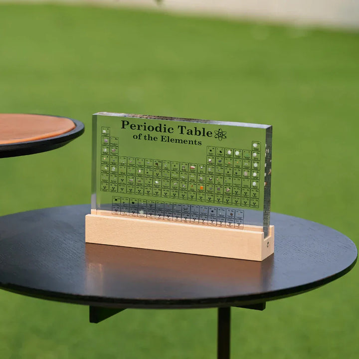Elementa Verlichte Periodieke Tabel – Acryl display met houten voet &amp; 83 echte elementen