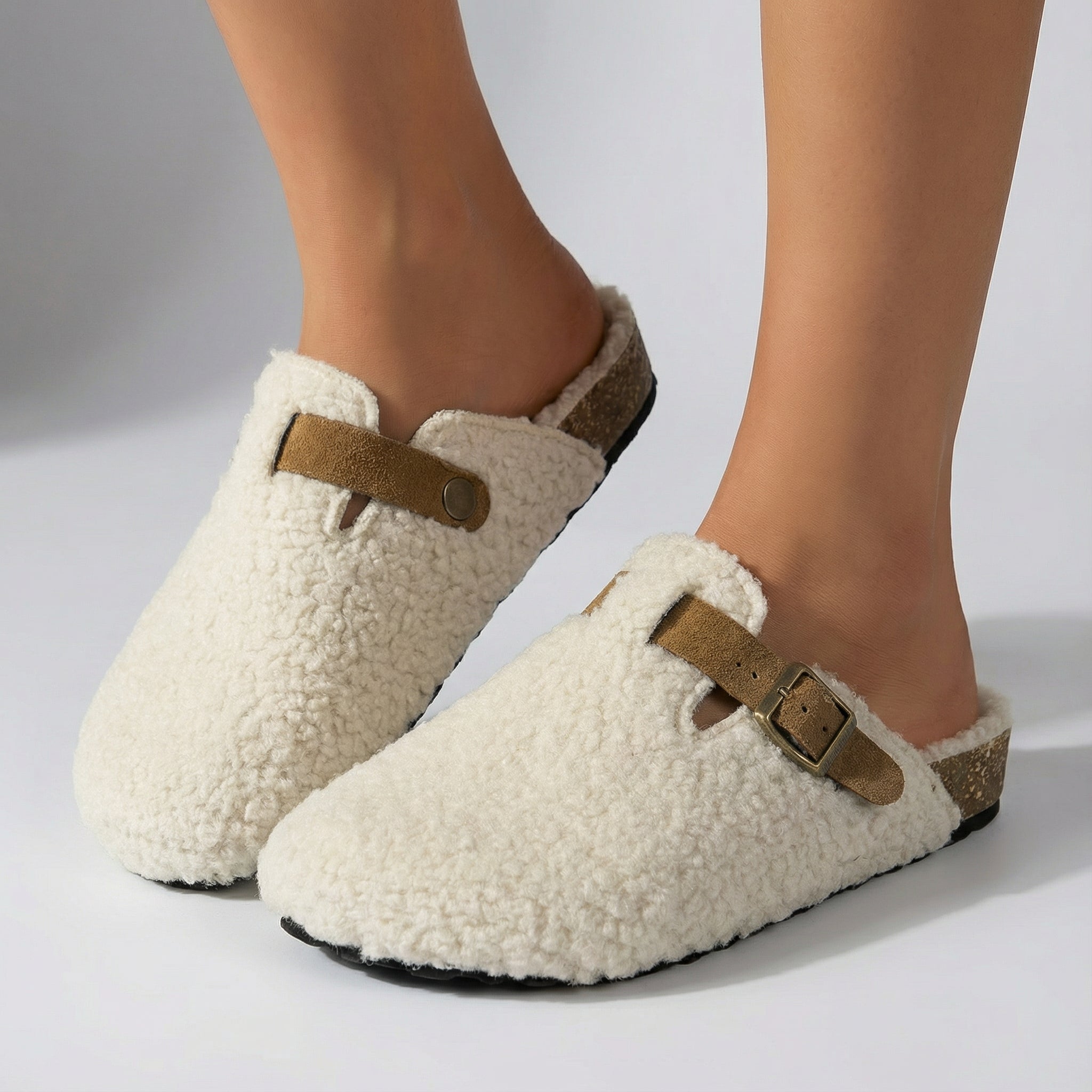 Pantofole Donna – Morbidi Ciabattini in Peluche con Fibbia e Suola Confortevole