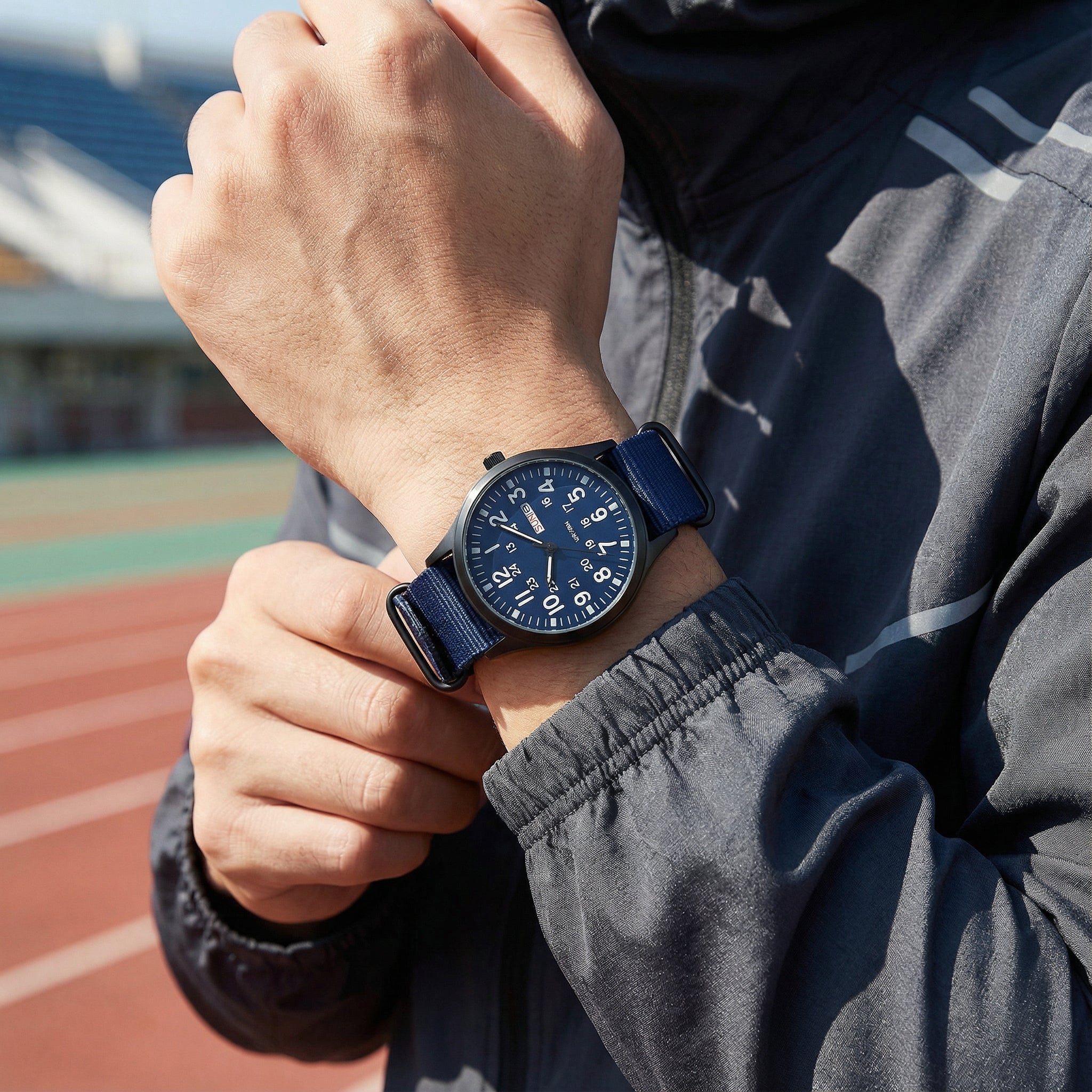 Orologio da uomo per esterni – Impermeabile 100m, Vetro zaffiro e Movimento al quarzo