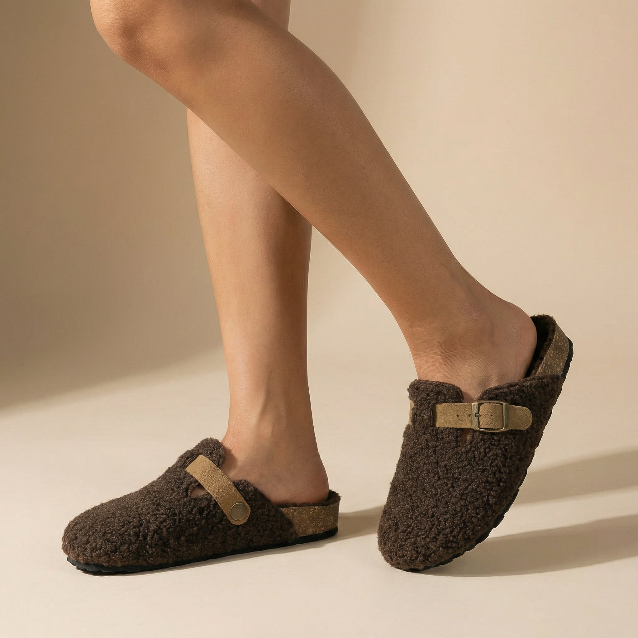 Pantofole Donna – Morbidi Ciabattini in Peluche con Fibbia e Suola Confortevole