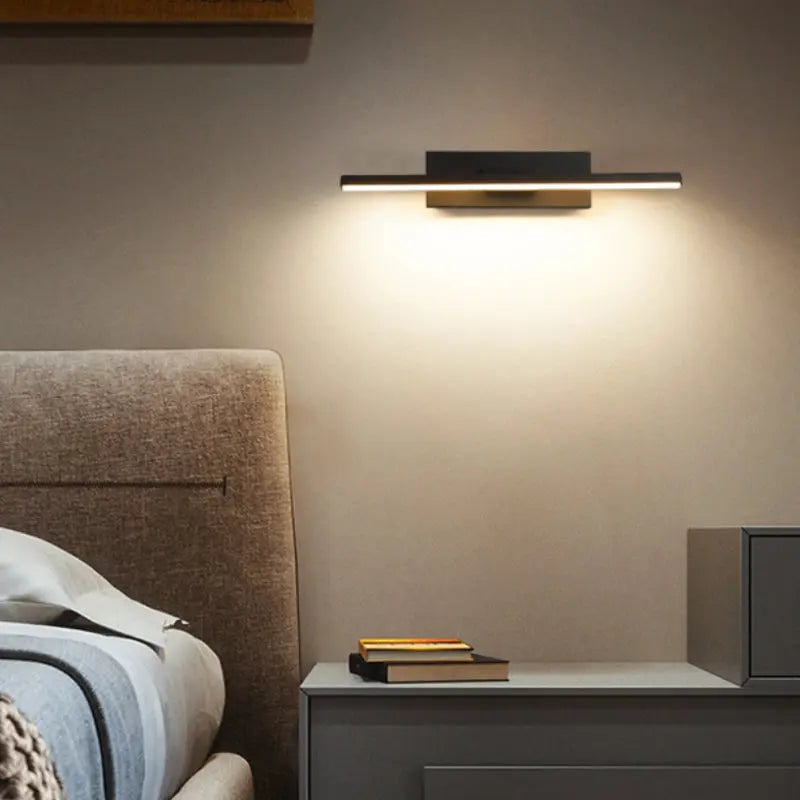 Applique murale Aria – Design pivotant, moderne &amp; disponible en noir ou blanc