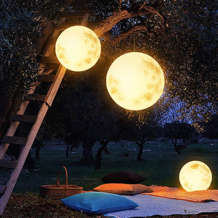 Lunavine MoonGlow Tuinlamp – USB Oplaadbaar, Weerbestendig &amp; Betoverend Maanlicht voor Buiten