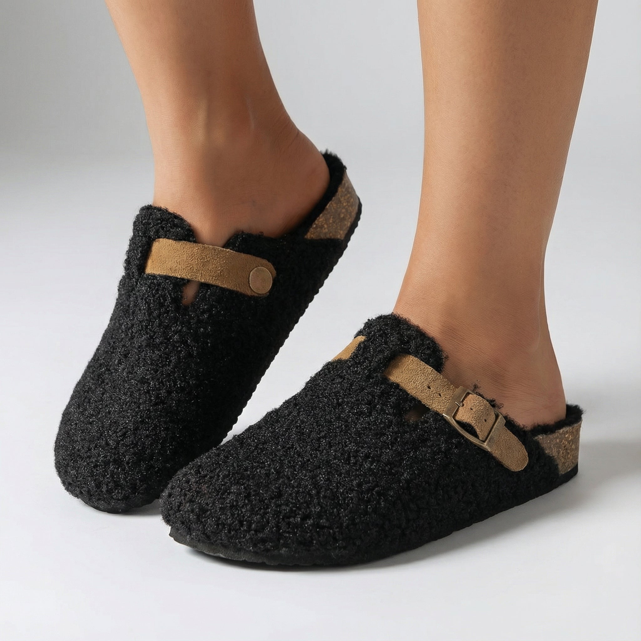 Pantofole Donna – Morbidi Ciabattini in Peluche con Fibbia e Suola Confortevole
