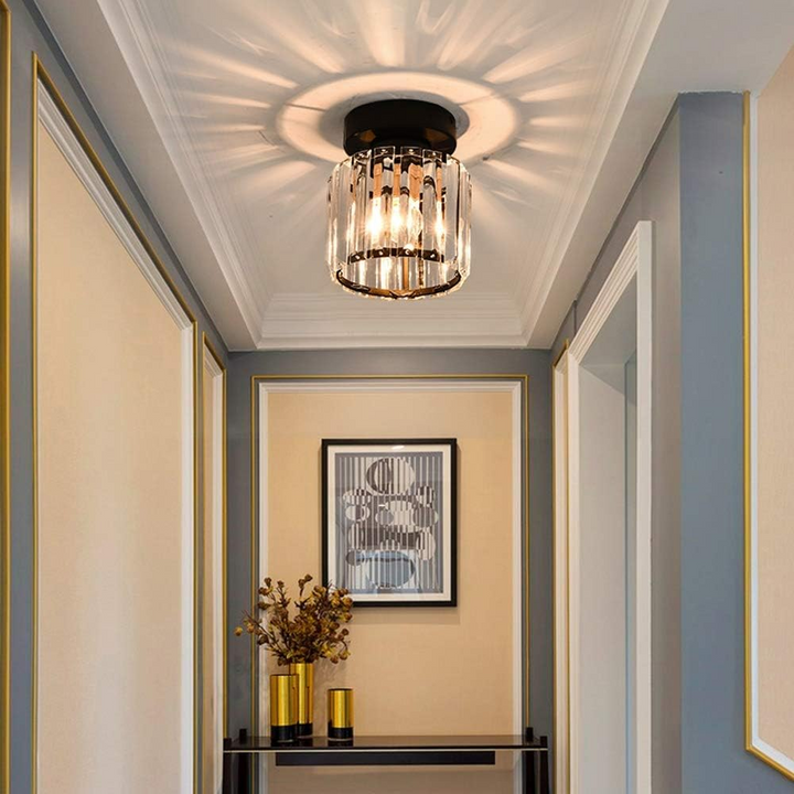 Montaro Plafondlamp – Zwarte plafondlamp met kristallen kap en messing accenten