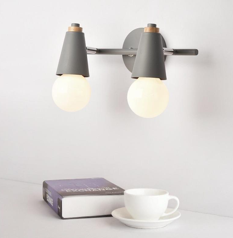 Novera Ari Wandlamp – Modern Metaal met Houten Accent, 2 of 3 Lichts