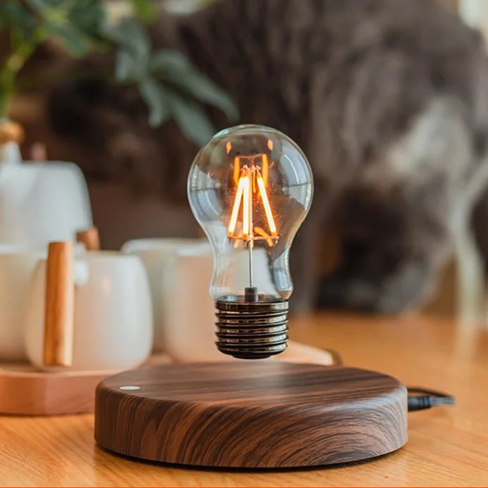 Leviosa Lámpara LED de Levitación Magnética – Diseño Regulable para Hogar y Oficina