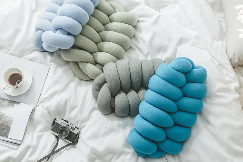Lunavia Knoopkussen – Handgebreid Design, Zacht Acryl & Moderne Kleuren