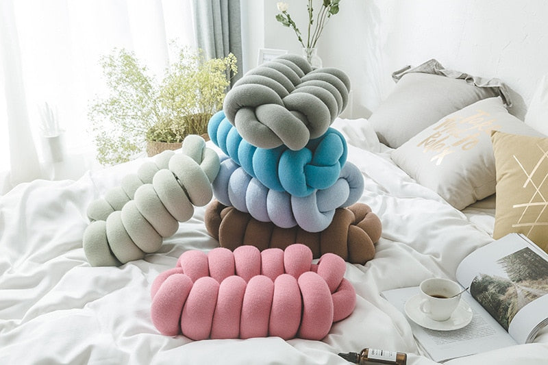Almohada de botón Lunavia – Diseño tejido a mano, acrílico suave y colores modernos