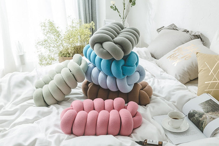 Almohada de botón Lunavia – Diseño tejido a mano, acrílico suave y colores modernos