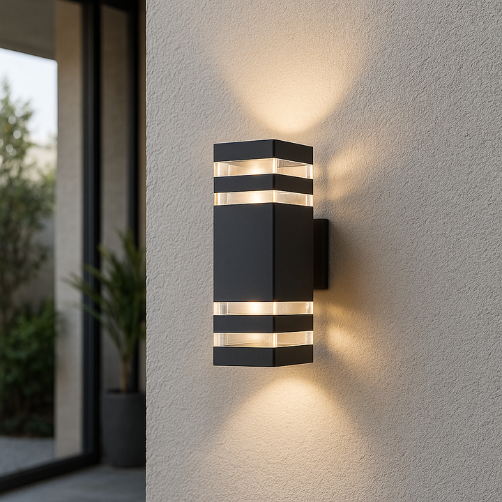 Lumora Buitenwandlamp – Modern 2-Weg Design met LED-Verlichting &amp; Weerbestendige Behuizing