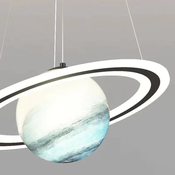 Lámpara colgante CosmoGlow – Lámpara infantil con diseño de planeta y luz LED de bajo consumo energético