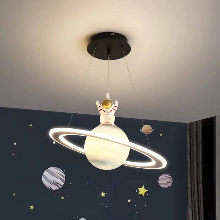 Lámpara colgante CosmoGlow – Lámpara infantil con diseño de planeta y luz LED de bajo consumo energético