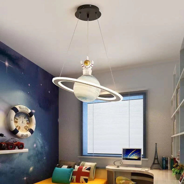 Lámpara colgante CosmoGlow – Lámpara infantil con diseño de planeta y luz LED de bajo consumo energético