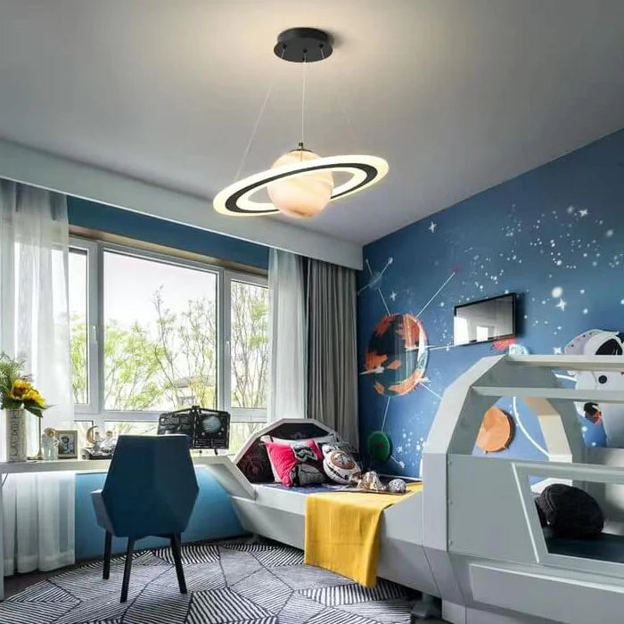 Lámpara colgante CosmoGlow – Lámpara infantil con diseño de planeta y luz LED de bajo consumo energético