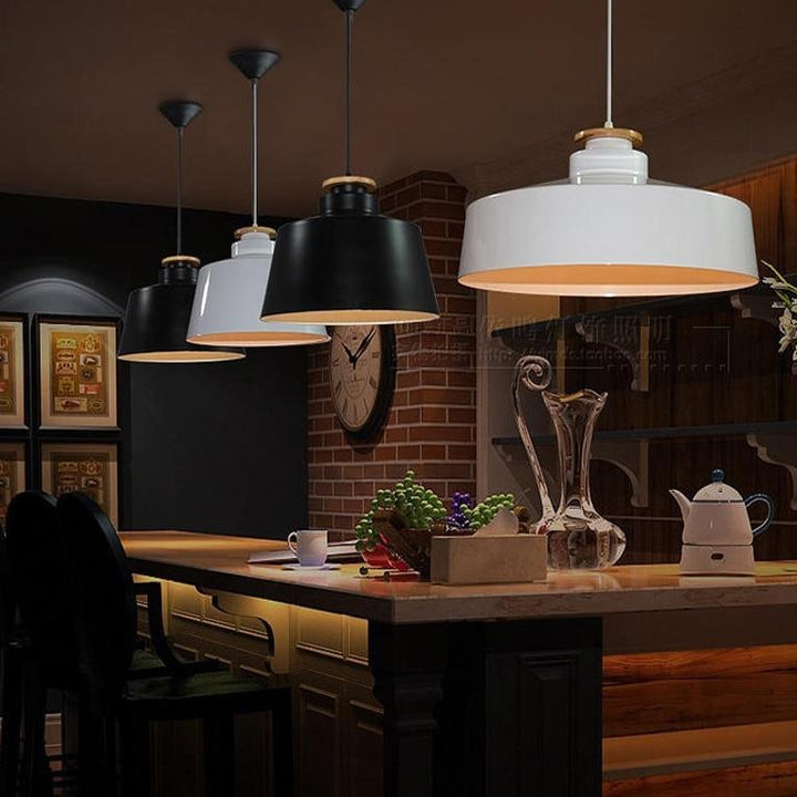 Lámpara de techo Solvéra – Diseño metálico y de madera, escandinavo, cable ajustable