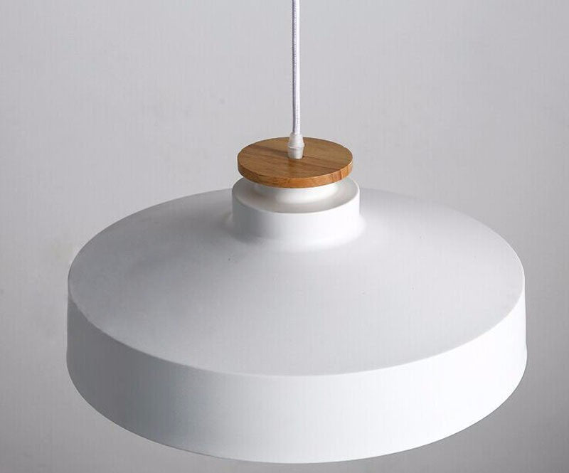 Lámpara de techo Solvéra – Diseño metálico y de madera, escandinavo, cable ajustable